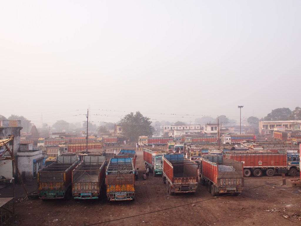 7 in the morning. trucks coming in for the auction at 'punjab kanta', the point in chandasi where the auction happens 